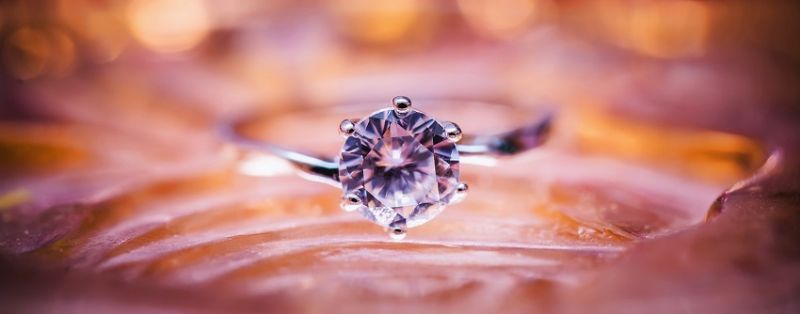 regalare diamanti senza spendere troppo_800x314