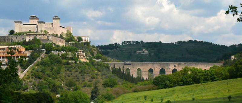 foto panoramica di spoleto